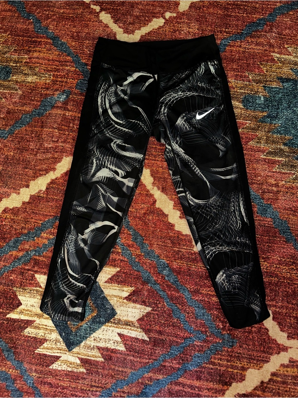 Nike Black & White Swirl Print Girls' Athletic Leggings